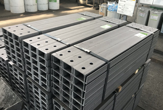 切断 孔溝形鋼100×50×5/7.5